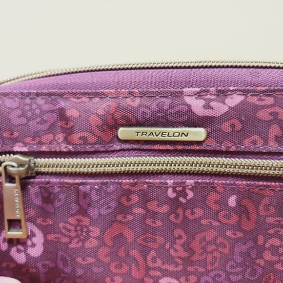 Travelon Burgundy Wristlet Wallet - Picture 4 of 10